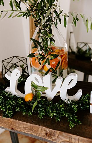 Bright Orange Citrus Bridal Shower with Boho Details - Inspired By This Boho Bridal Shower Outfit, Boho Bridal Shower Decorations, Boho Bridal Shower Invitations, Bohemian Bridal Shower, Citrus Wedding, Orange Baby Shower, Summer Bridal Showers, Bridal Shower Tables, Orange Citrus