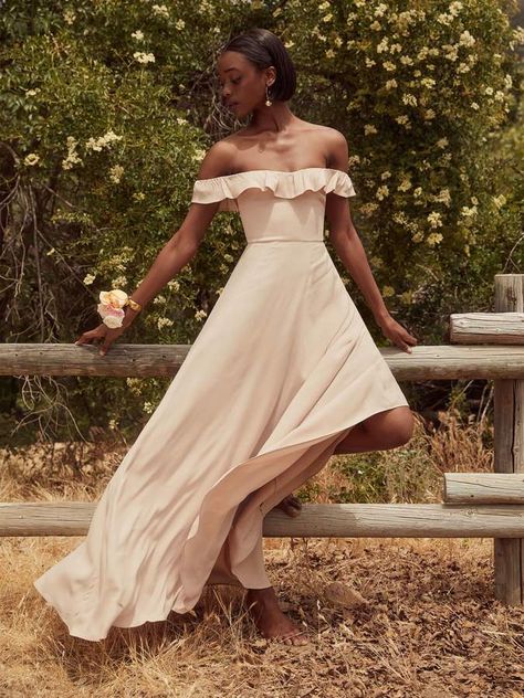 Reformation Verbena Dress #weddingdresses #offshoulder #summer #summerwedding #summerstyle #weddingflowers Beach Bridesmaids, Marilyn Dress, Beach Bridesmaid Dresses, Fitting Skirt, Neckline Slimmer, Garden Wedding Dresses, Spanish Wedding, Champagne Dress, Ruffle Wedding Dress