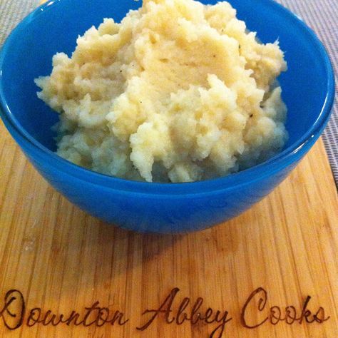 Neeps & Tatties - Downton Abbey Cooks | Gilded Age Cooks Burns Dinner, The Best Mashed Potatoes, Healthy Mashed Potatoes, Cut Carbs, Burns Supper, Irish Cooking, British Cooking, Best Mashed Potatoes, Pig Food