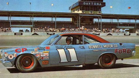 Mario Andretti @ the 1967 Daytona 500 - 9GAG Nascar Cars, Mario Andretti, Nascar Race Cars, Classic Racing Cars, Stock Car Racing, Old Race Cars, Ford Galaxie, Daytona 500, Ford Racing