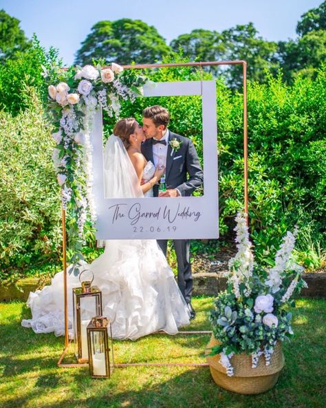 Sustainable Garden Design, Diy Wedding Photo Booth, Photo Backdrop Wedding, Dream Wedding Decorations, Wedding Planning Decor, Date Today, Copper Frame, Wedding Entrance, Wedding Decor Style