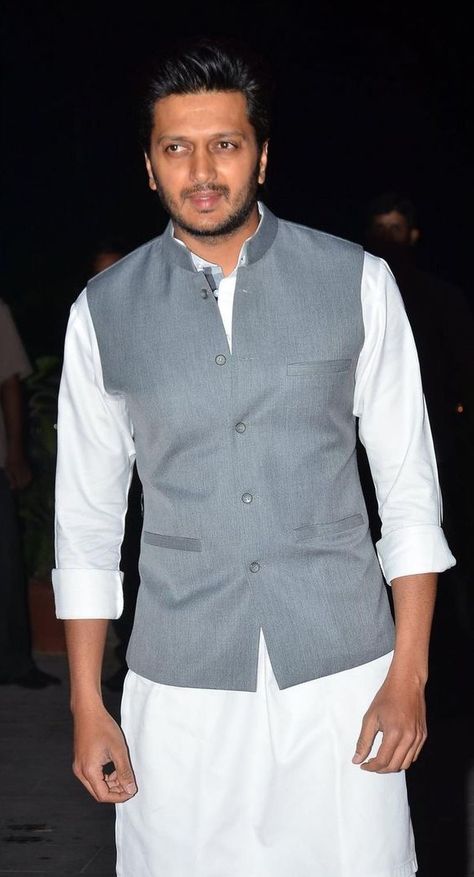 Ritesh Deshmukh, Bollywood Actors, Vest Dress, Wedding Reception, The Selection, Actors, Wedding Receptions