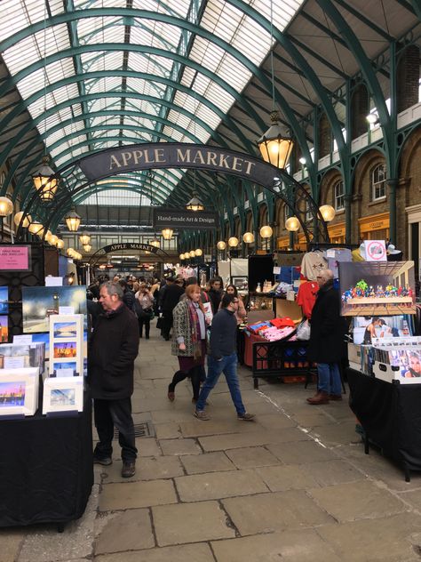 Apple Market London London Anime, London Pics, Anime References, London Market, Camp Vibes, Future Life, Make Art, Summer Vibes, Street View