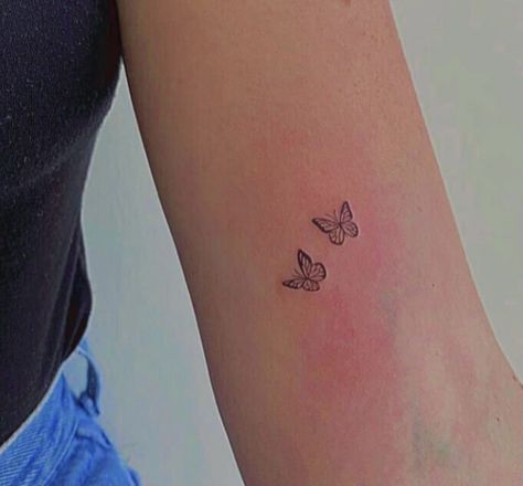 Mini Taylor Swift Tattoo, Delicate Butterfly Tattoo, Indie Tattoo, Line Drawing Tattoos, Flying Tattoo, Taylor Swift Tattoo, Free Tattoo Designs, Petite Tattoos, Fire Tattoo