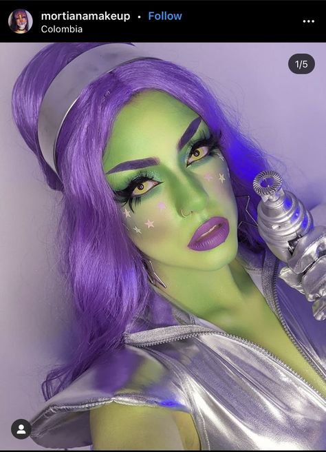 Alien Themed Outfit, Green Alien Makeup, Alien Makeup Pretty, Cute Alien Makeup, 60s Alien, Alien Makeup Looks, Alien Costume Women, Alien Makeup, Space Grunge