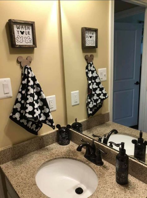 Hidden Mickey Home Decor, Disney Bathroom Ideas For Adults, Disney Bathroom Ideas, Aria Bedroom, Disney Farmhouse, Disney Apartment, Bathroom Ideas For Kids, Mickey Mouse Room Decor, Mickey Decor