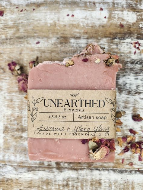 We only use healthy oils, clays and essential oils in our luxurious artisan soaps. We do not use palm oils, fragrances or dyes. We are family run and hand make each bar. Experience luxurious, natural soap with: ✨ Rich Oils & Butters:       -Olive, Avocado, Castor, Coconut, Shea ✨ Rose Clay ✨ Essential Oils:        -Jasmine, Ylang Ylang ✨ Dried Rose Buds Pamper your skin with nature's best. 🌸💚 Essential Oil Soap, Egg Soap, Bar Soap Recipes, Homemade Soap Recipes For Beginners, Soap Making Studio, Soap Display Ideas, Artisan Soap Recipe, Luxury Soap Packaging, Cold Process Soap Designs