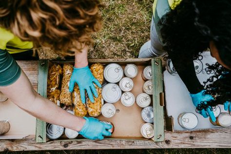 Volunteer Management, America Food, Meals On Wheels, Turkey Trot, Food Donation, Food Drive, Soup Kitchen, Food Insecurity, Thanksgiving Traditions