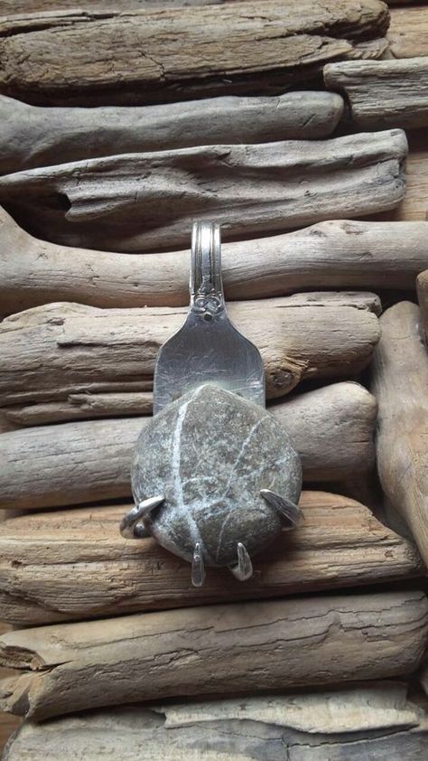 Flatware Art, Vintage Spoon Jewelry, Spoon Jewelry Diy, Silver Spoon Jewelry, Cutlery Art, Silverware Crafts, Fork Jewelry, Flatware Jewelry, Silverware Art