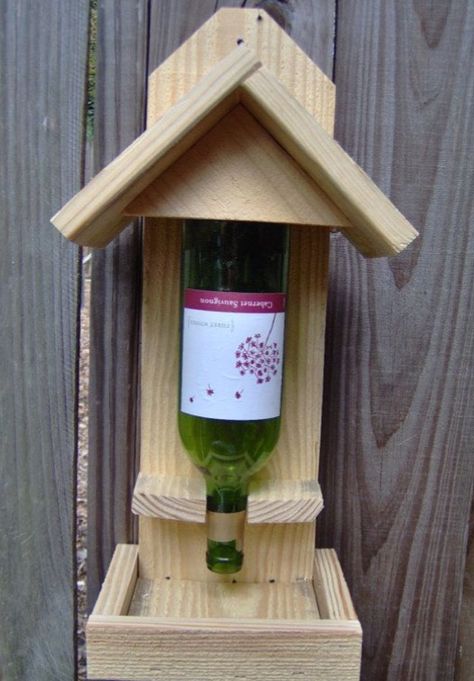 Upcycled Pallets, Bottle Bird Feeder, Wine Bottle Bird Feeder, Unique Bird Feeders, Wood Bird Feeder, Bird Feeder Plans, Bird House Feeder, Bird House Plans, Decorated Bottle