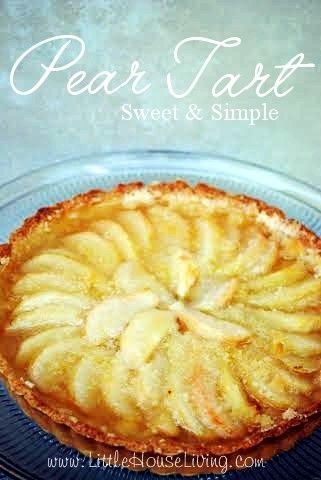 Pear Tart Recipe + Pear Dessert Recipes. This is such a great simple recipe. Perfect with fresh pears! Simple Pear Tart, Easy Pear Tart, Pear Dessert Recipes Healthy, Bosc Pears Recipes, Pear Tart Recipe Easy, Overripe Pear Recipes, Pear Tarte, Pear Tart Recipe, Pear Recipe