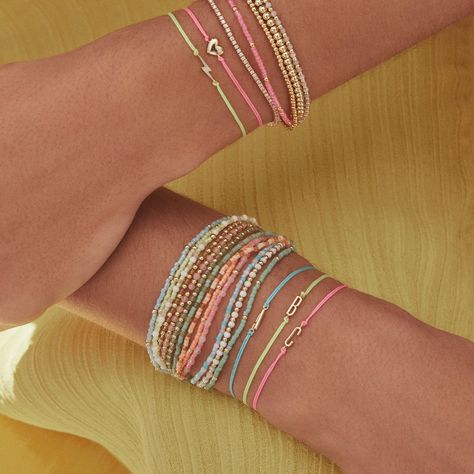 Earrings Stacking, Elastic Bracelets, Preppy Jewelry, Gold Bracelet Set, Nails Fashion, Gems Bracelet, Jewelry Accessories Ideas, Gold Bead Bracelets, Summer Bracelets