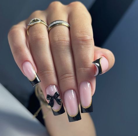 Cream And Black Nails, Black Ballerina Nails, Nails Timeless, Classic Nail Polish, Classic Nail, Beige Nails, Gel Nails Diy, Simple Acrylic Nails, Pretty Gel Nails