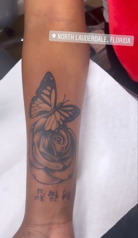 Small Rose Wrist Tattoo, Arm Tattoos Black, Lower Arm Tattoos, Strong Tattoos, Half Sleeve Tattoos Forearm, Wrist Tattoo Cover Up, Rose Tattoos For Women, Finger Tattoo For Women, Hand Tattoos For Girls