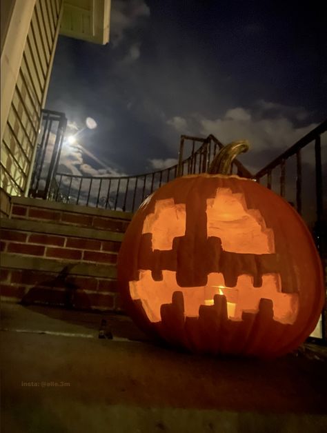 insta: (@elle.3m) I carved a minecraft jack o lantern into a pumpkin :) came put pretty good ! Hope this is good pumpkin inspo! Minecraft Jack O Lantern, Pumpkin Inspo, Jack O Lantern Pumpkin, Lantern Ideas, Best Pumpkin, Jack O, A Pumpkin, School Projects, Pretty Good