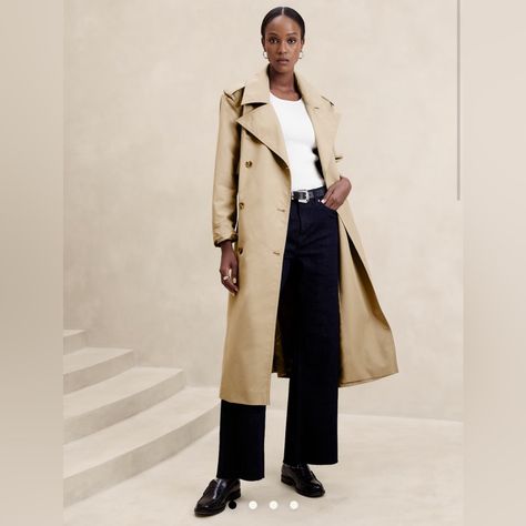 A Classic Water-Resistant Trench Coat In A Modern Oversized Fit. Crafted To Offer A Chic And Refined Look, Allowing For A Relaxed And Effortlessly Elegant Fit. Removable Fabric Belt Included. Notch Collar. Long Sleeves With Button Tab Cuffs. Double Breasted Button Closure. Shoulder Epaulettes. Boxy Shoulder Pads. Front And Back Storm Flaps. Vertical On-Seam Front Pockets. Center Back Vent. Fully Lined. Oversized Trench, Navy Trench Coat, Green Trench Coat, Oversized Trench Coat, Trench Coat Outfit, Classic Trench Coat, Double Breasted Trench Coat, Long Trench, Long Trench Coat