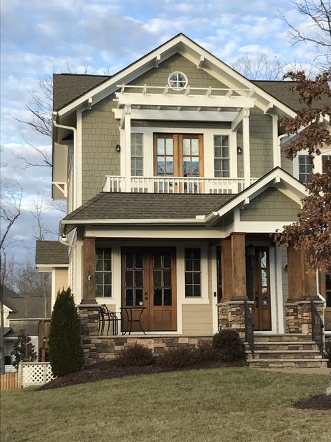 Don- we like this patio, the pergula (if covered) and wooden door Green Suburban House, Tiny Suburban House, 90s House Exterior, Annaliese Core, Family Home Exterior, American Craftsman House, Craftsman House Exterior, American House Design, Craftsman House Designs