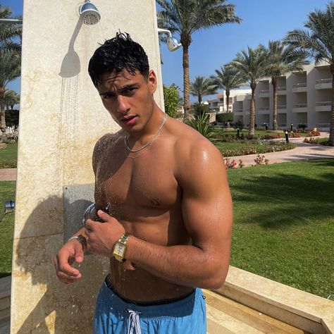 Ariyan Akaltun | ☀️💧 | Instagram Our Scorching Summer, Billionaire Books, Greek Men, Spanish Men, Girls Brunch, Latino Men, Italian Boys, Step Light, Aesthetic Guys