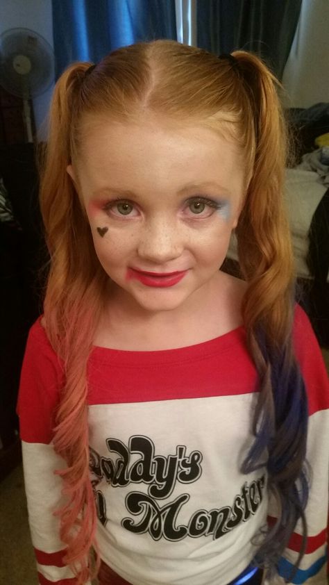 Harley quinn makeup kids Harley Quinn Makeup Kids, Harley Quinn Face Paint, Face Paint Easy, Makeup For School, Doll Makeup Halloween, Harley Quinn Makeup, Recipes Using Bananas, Paint Easy, Face Painting Easy