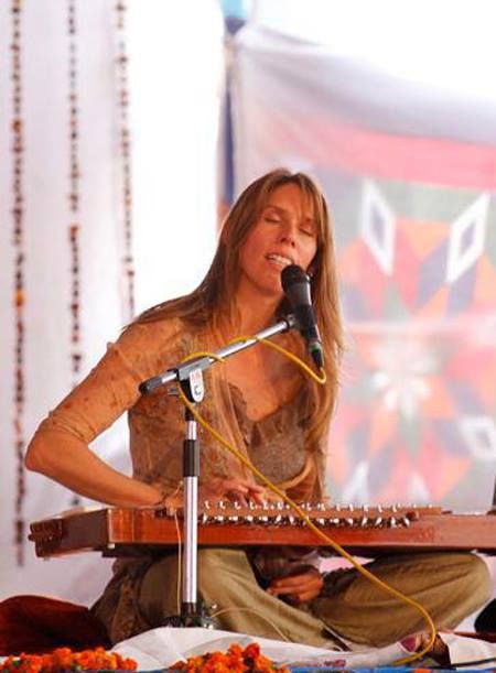 Deval Premal, Kirtan musician extraordinare Priestess Aesthetic, Health Mantra, Deva Premal, New Age Music, Yoga Festival, Bhakti Yoga, Music Festival Fashion, Yoga Music, Concert Fashion