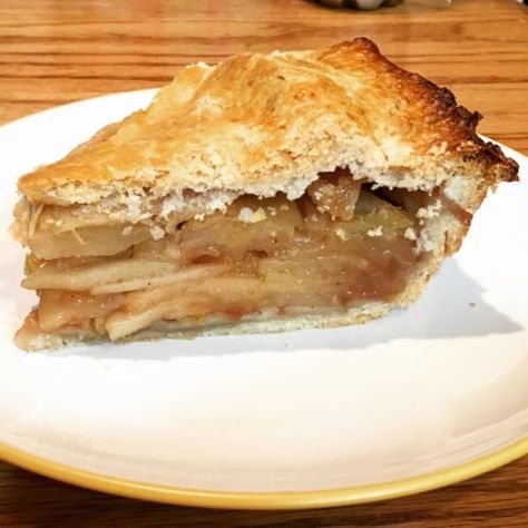 The City Baker's Guide to Country Living Review - The Hungry Bookworm Double Crust Apple Pie, Apple Baking, Baking Fall, Cinnamon Apple Pie, Healthy Summer Desserts, No Bake Pies, Summer Dessert, Vegan Treats, Fall Baking