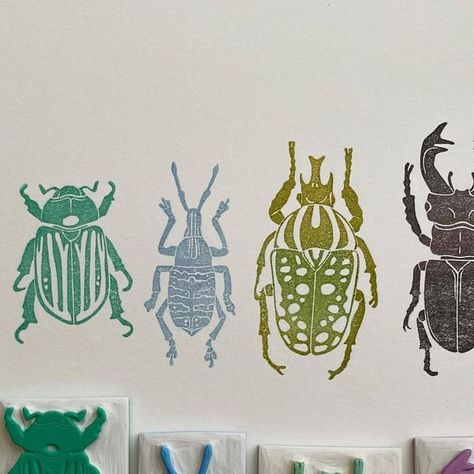 be kind 🌖 •daria• on Instagram: "Set of five hand carved beetles stamps.  1. Colorado potato beetle  2. Glorious scarab  3. Eupholus schoenherrii  4. Mecynorhina polyphemus  5. Stag beetle  #insects #bugs #nature #earth #beetle #handcarved #handmade #maker #stamp #print #artprint #rubberstamps #carver #art #wildstamps #naturelover #montessori #homeschool #educationwithart #educational #colors #colorsofnature #etsyshop #animals #crafts #craftsposure #insectphotography #childhood #mondaymood" Tampons Diy, Potato Beetle, Animals Crafts, Stamp Print, Insect Photography, Montessori Homeschool, Hand Carved Stamps, Litho Print, Stamp Carving