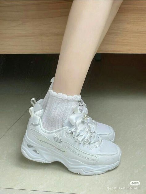 Korean Shoes, Pretty Shoes Sneakers, Fashion Shoes Heels, Shoes Heels Classy, Heels Classy, Cute Nike Shoes, Girly Shoes, Cute Nikes, Aesthetic Shoes