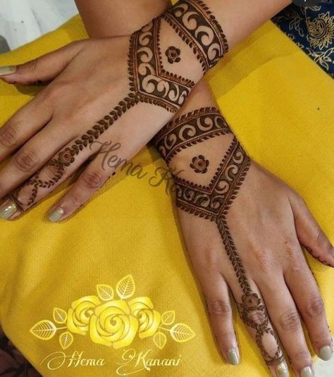 Bridesmaid Mehendi Designs Simple, Bangle Mehendi Designs For Hands, Wrist Length Mehendi Designs, Phile Types Of List, Mehendi Designs For Bridesmaid, Minimal Mehandi Design, Minimal Mehandi, Minimal Mehendi Designs, Minimalist Mehendi