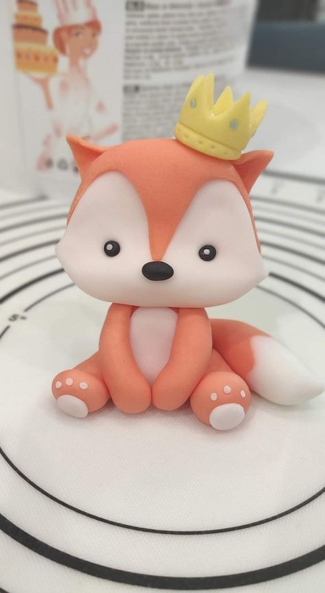 Fox Fondant, Camper Cakes, Deer Cakes, Fox Cake, Polymer Clay Cake, Clay Crafts For Kids, Elegant Birthday Cakes, Fondant Animals, Kids Birthday Theme