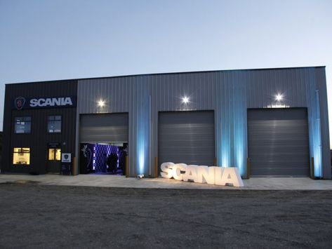 Industrial Building Design, Automotive Workshop, Commercial Steel Buildings, Mansion Homes, Metal Building Designs, Automotive Shops, Factory Architecture, Auto Shop, Punta Arenas