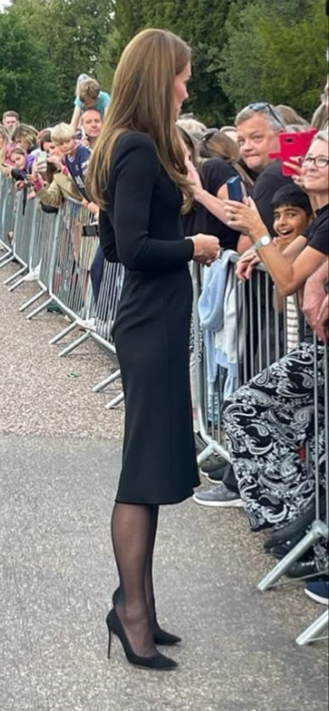 Christine Bleakley, Katherine Middleton, Kate Middleton Skirt, Kate Middleton Legs, Kate Middleton Queen, Düşes Kate, Princesse Kate Middleton, Looks Kate Middleton, Carole Middleton