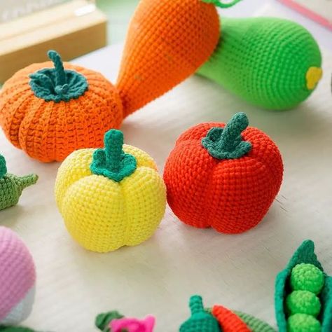 Crochet Vegetables Free Pattern Part 2 Crochet Bell Pepper Free Pattern, Pepper Crochet Pattern Free, Amigurumi Vegetables Free Pattern, Free Crochet Fruit And Veg Patterns, Crochet Cheese Pattern Free, Crochet Veggies Free Pattern, Crochet Grapes Pattern Free, Easy Crochet Food, Crochet Vegetables Free Pattern