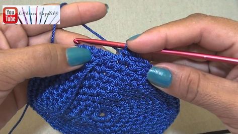 EN ESTE VIDEO VERAS COMO INICIAR A TEJER EL CUERPO DE LA BOLSA. AQUÍ TE DEJO LOS ENLACES DE LAS OTRAS PARTES DE ESTE TUTORIAL PARA QUE PUEDAS REALIZAR ESTA BOLSA. PARTE 1:  ...  PARTE 2:  ... . Crochet, Crochê, Tejida, Backpack Tutorial, Mochila Crochet, Minion Crochet, Crafts And Diy, Crochet Youtube, Crochet Tapestry, Crochet Mandala, Crochet Bag Pattern, Crochet Videos