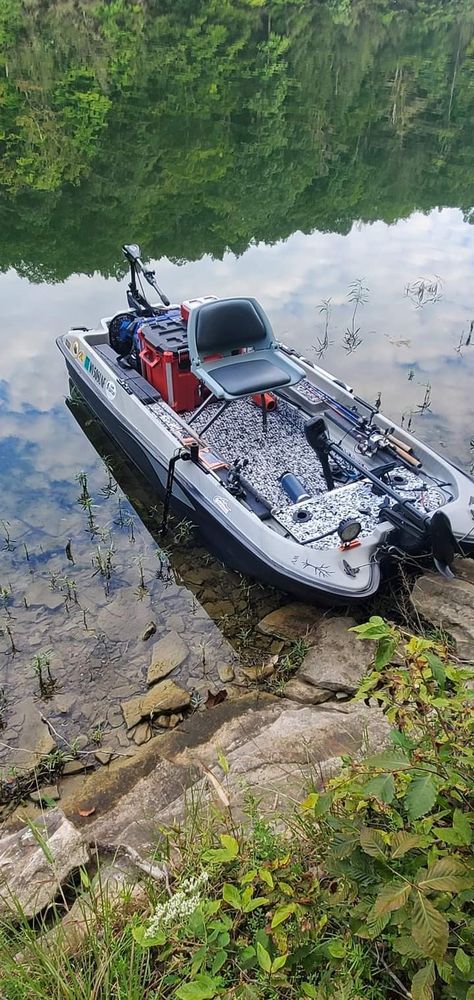 Shallow Water Boats, Small Pontoon Boats, Pond Fishing, Bass Fishing Boats, Pontoon Boats, Water Boat, Shallow Water, Bass Boat, Canoes