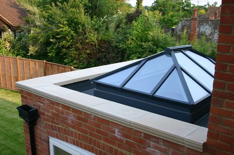 #Roof #Lantern Lantern Roof Light, Bungalow Extensions, Flat Roof Extension, Garden Room Extensions, House Extension Plans, Roof Lantern, Roof Extension, Room Extensions, Coping Stone