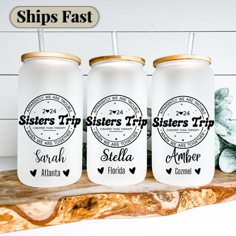 Sisters Trip Glass Tumbler, Personalized Girls Trip Glass Cup For Girls Vacation Iced Coffee Cup Girls Weekend Cup With Name by DemeAndCoShop on Etsy Bachelorette Cups, Cup With Name, Glassware Crafts, Bachelorette Party Cups, Girls Vacation, Bachelorette Trip, Coffee Girl, Tumbler Personalized, Iced Coffee Cup