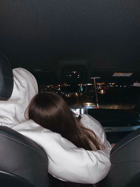 Late Night With Boyfriend, Dinner Date Aesthetic, Couple In Car, Couples Things To Do, Book Cover Design Inspiration, Couples Hugging, Teenage Love, Couple Pose, Night Couple