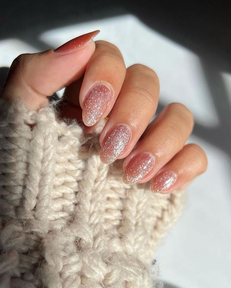 Posted by Zoe Scott: Welcome to the luxurious world of velvet nails, where the fusion of texture and color creates a fashion statement that transcends seasons. Today, we'r... Silver Dipped Nails, Short Oval Nails, Silver Nail Designs, Neon Nail Designs, Nail Designs Ideas, Velvet Nails, Space Nails, Elegant Nail Designs, Abstract Nail Art