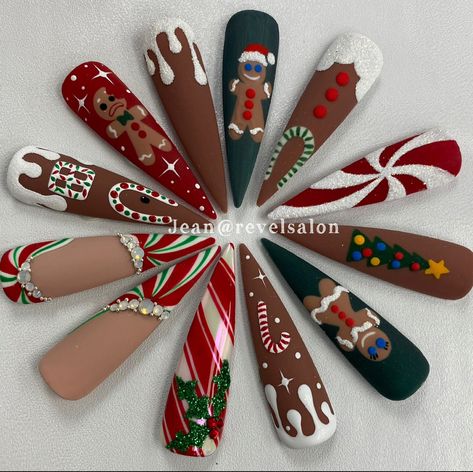 Gingerbread Nails Art - Christmas Nail Art - Holiday French Style Nail Art Busy Christmas Nails, Baking Nail Art, Elf On The Shelf Nails Designs, 3d Gingerbread Nails, Toenail Art Designs Christmas, Gingerbread Nail Ideas, Gingerbread Nail Art Designs, Christmas Nail Designs Gingerbread, Gingerbread House Nail Art