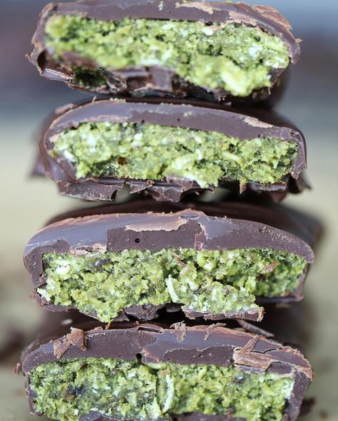 Coconut Manna-Matcha Chocolate Bars Coconut Manna Recipes, Coconut Mana, Matcha Vegan, Coconut Manna, Clean Treats, Chocolate Bar Recipe, Coconut Chocolate Bars, Vegan Chocolate Bars, Preworkout Snack