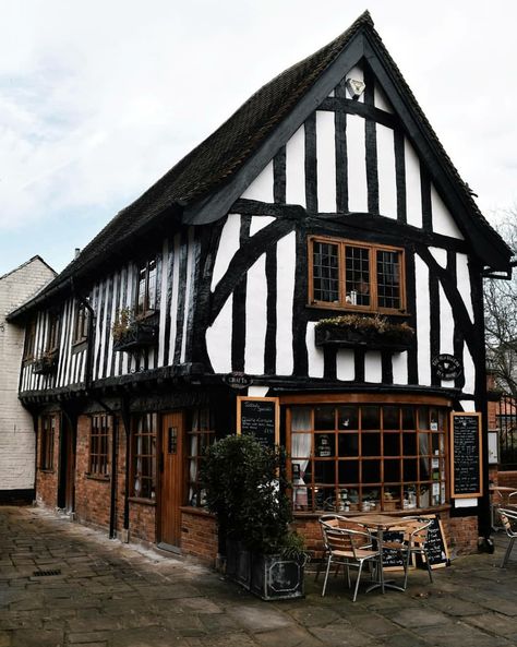 Old bakery tea room- Newark, England Bakery Exterior, Old Bakery, German Bakery, Small Bakery, English Cottages, Tea Rooms, Tudor House, Dream Cottage, Tudor Style