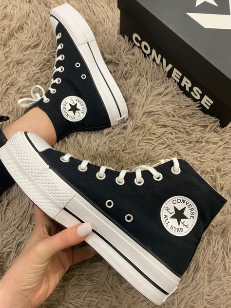 Black Platform Converse, Converse Chuck 70s, Cute Converse Shoes, Converse Aesthetic, Cute Converse, Chuck Taylor All Star Lift, White Nike Shoes, Platform Converse, All Stars Converse