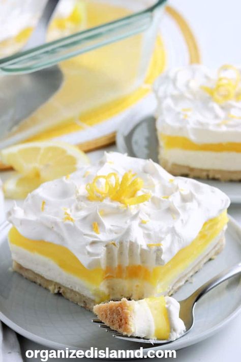 Lemon Lush Recipe, Lemon Lasagna, Lemon Lush Dessert, Lush Dessert, Lush Cake, Lush Recipes, Lemon Lush, Types Of Desserts, Lemon Dessert Recipes