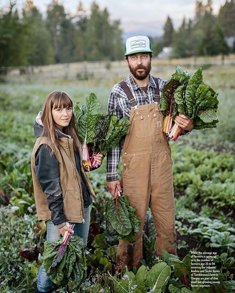 Vegetable Garden Photoshoot, Oregon Farm, Farm Photoshoot, Farmers Wife, Country Aesthetic, Farm Lifestyle, Farm Photography, Hood River, Community Garden