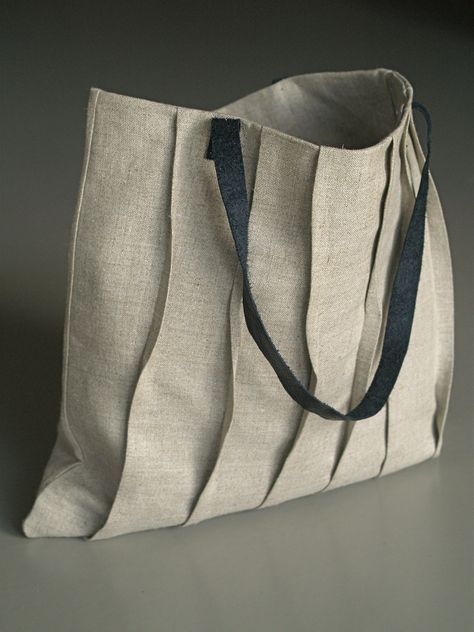 square tote | carol gilbert | Flickr Sacs Tote Bags, Sac Tote Bag, Sac Diy, Textile Bag, Bags Handmade, Craft Bags, Bag Patterns To Sew, Eco Bag, Linen Bag