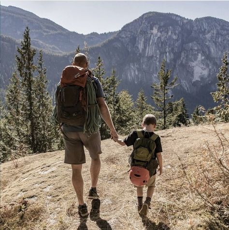 #rockclimbing #dadlife #climbing #blackdiamond Family Hike, Adventure Mom, Dream Life Goals, Kids Climbing, Family Hiking, Biker Boys, Outdoor Baby, Mountain Sports, Sports Day