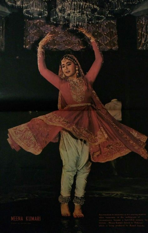 60s Bollywood Fashion, Retro Look Bollywood, Dance Kathak, Indian Girl Aesthetic, Vintage Indian Fashion, Bombay Talkies, Music Bollywood, Indian Retro, Meena Kumari