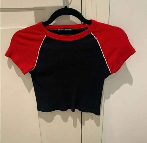 Red Shirt Aesthetic, Black And Red Crop Top, Alt Fashion, Baggy Pants, Teenage Fashion Outfits, Dream Clothes, Cute Tops, Boyfriend Jeans, Aesthetic Clothes