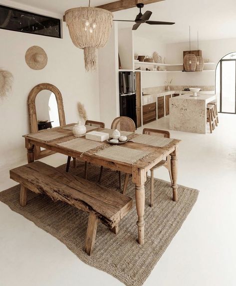 Mediterranean Interior, Mediterranean Home, Wooden Table, Dream Home Design, Home Fashion, Puglia, 인테리어 디자인, House Inspiration, Home Decor Bedroom