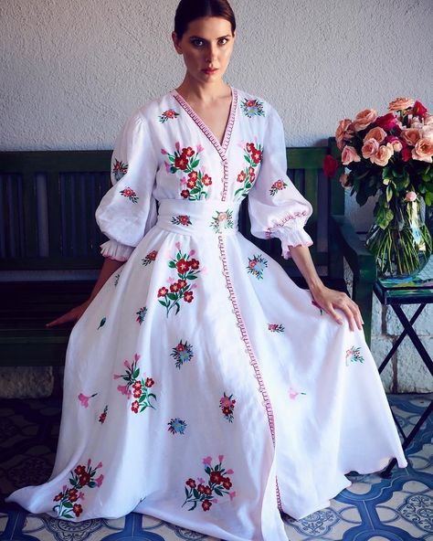 Gul Hurgel, Vacation Maxi Dress, Beach Party Dress, Embroidered Midi Dress, Vestidos Vintage, White Midi Dress, Bohemian Dress, Cheap Dresses, Hippie Style